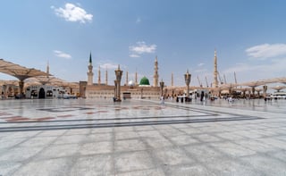 Могила Пророка находится под зеленым куполом
